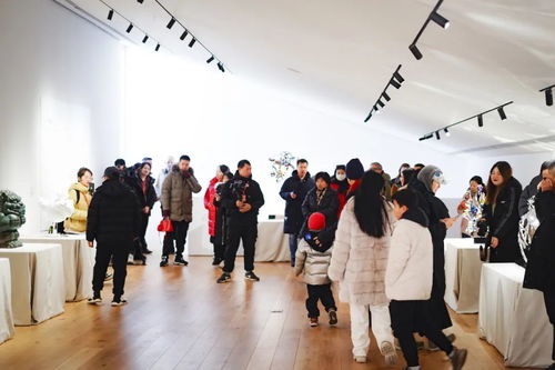 三卅·瓦廠春旺藝術(shù)節(jié)暨高孝午《不倒翁·夢想·龍》主題藝術(shù)展開幕