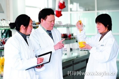 新東方油墨逆流而上 以科研繪宏圖_協會院校_科印印刷網